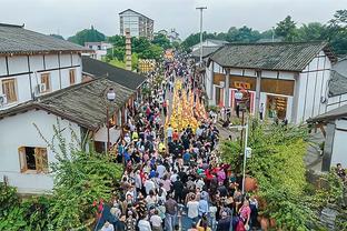 功勋主帅回归？杨鸣&辽宁男篮冲进微博热搜前十